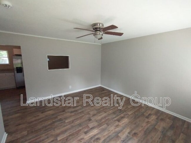 Building Photo - 9816 Titan Dr