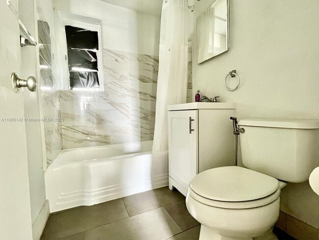 Building Photo - 2101 SW 3rd Ave