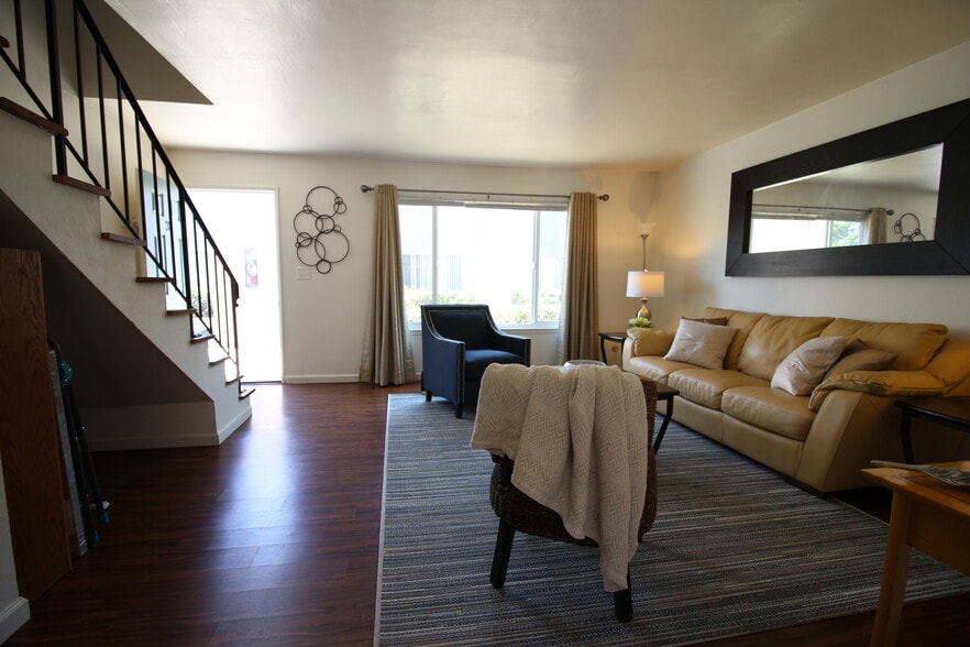 Building Photo - 1314 Galleon Way