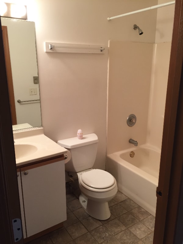 Building Photo - 512 Powers Ct