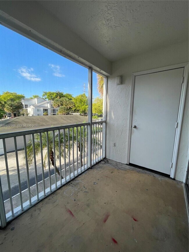 Building Photo - 5686 Rock Island Rd