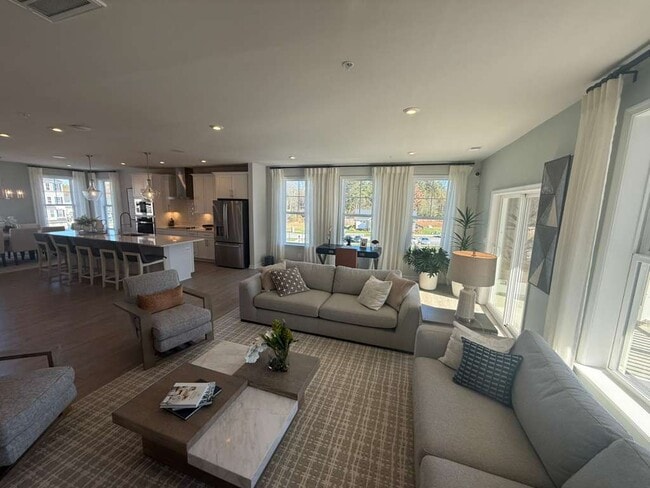 Building Photo - 9221 Magellan Pkwy