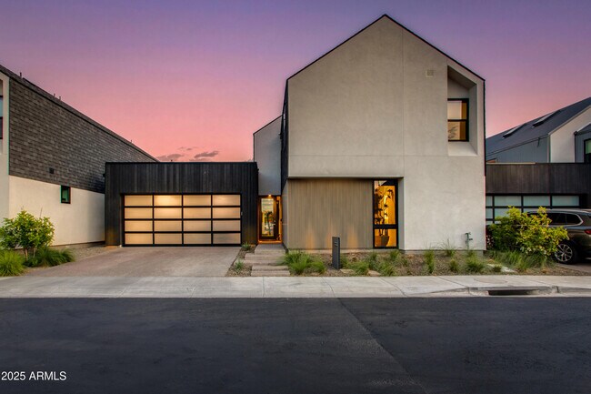 Primary Photo - 1333 E Pomelo Grove Ln