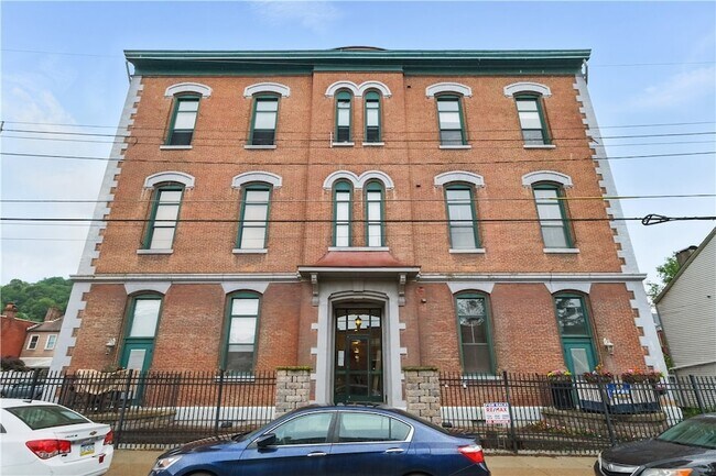 Primary Photo - 120 S 15th St