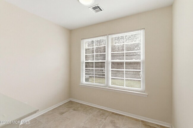 Building Photo - 2 Jodhpur Ct