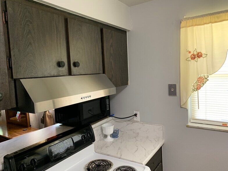 Building Photo - 207 Terry Ln