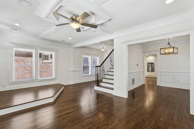 Building Photo - 546 Highland Ave NE