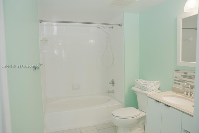 Building Photo - 2665 SW 37th Ave