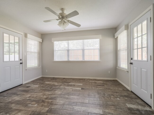 Building Photo - 15310 Cypressedge Ct