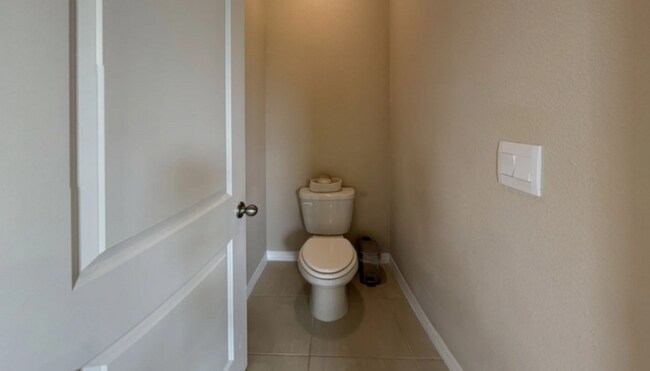 Building Photo - 13781 Wineberry Dr