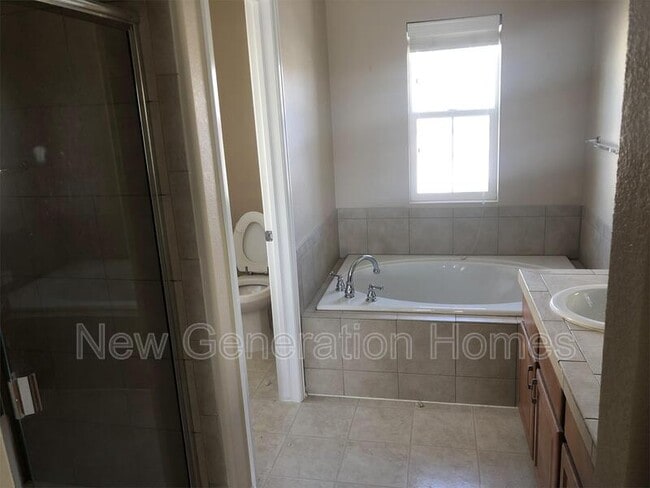 Building Photo - 815 Diamond Rim Dr