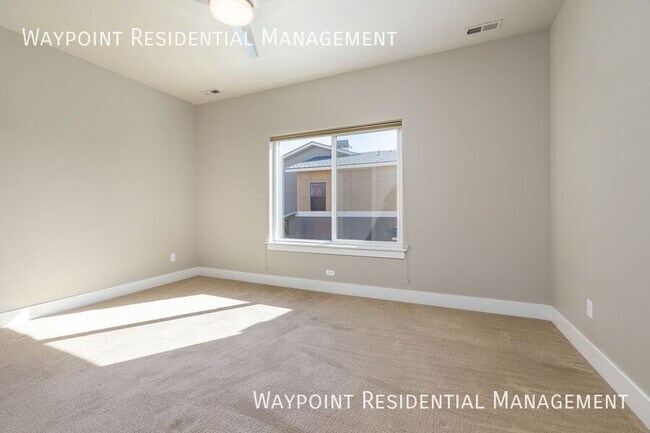Building Photo - 1415 E Lone Creek Dr