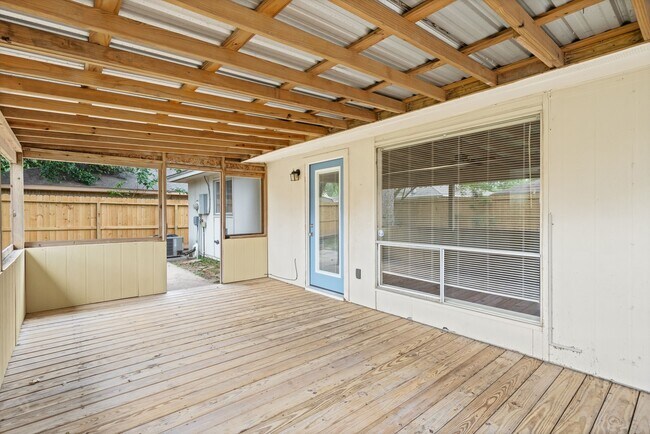 Building Photo - 4503 Pineville Ln