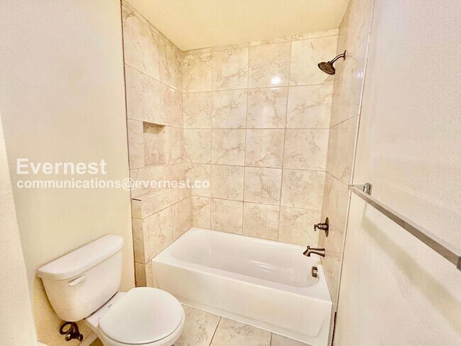 Building Photo - 1413 Avenue A