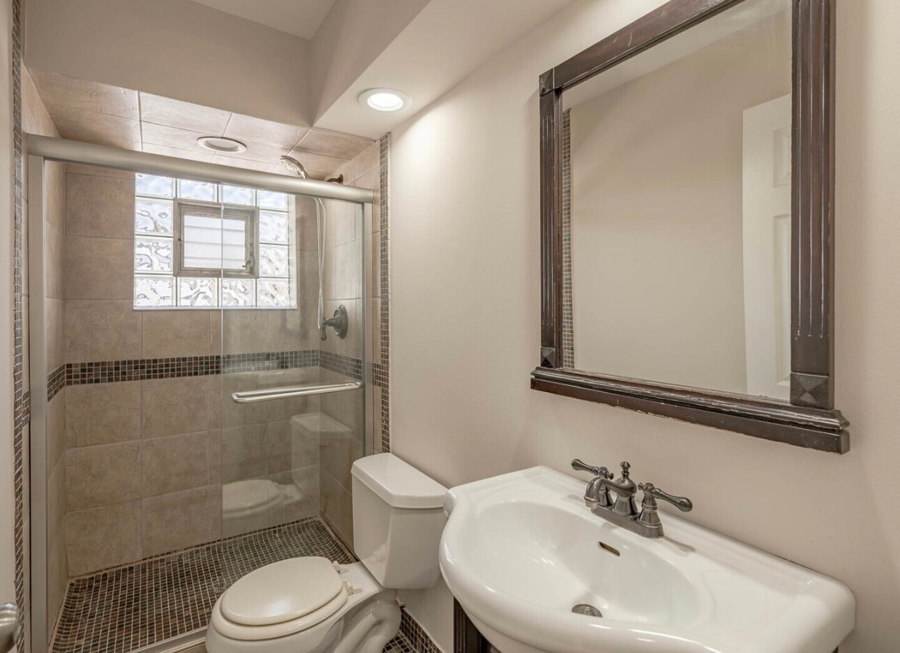 Building Photo - 2207 N 74th Ct