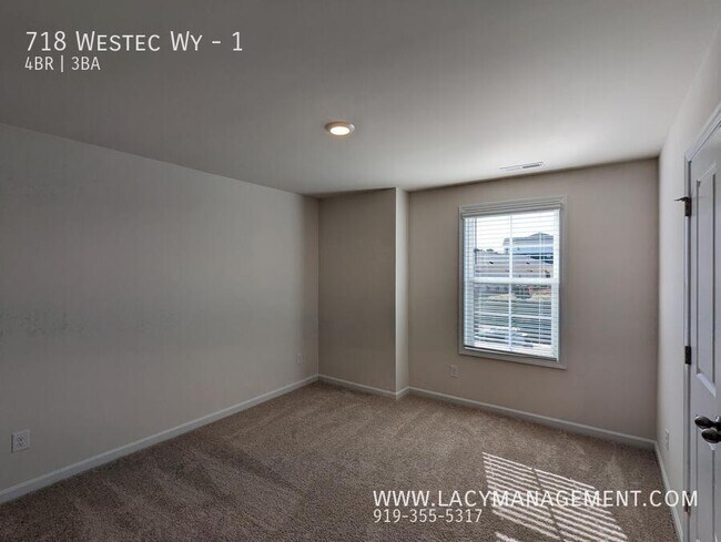 Building Photo - 718 Westec Wy