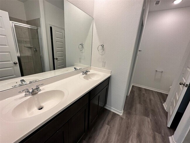 Building Photo - 16646 Moss Ln