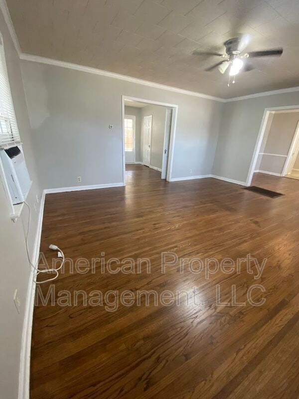 Building Photo - P2-1Q- 2808 E. 1st Pl.