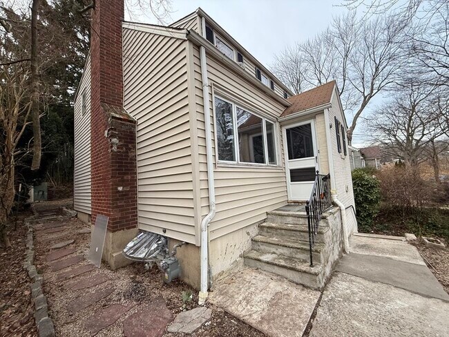 Building Photo - 255 Kawameeh Dr