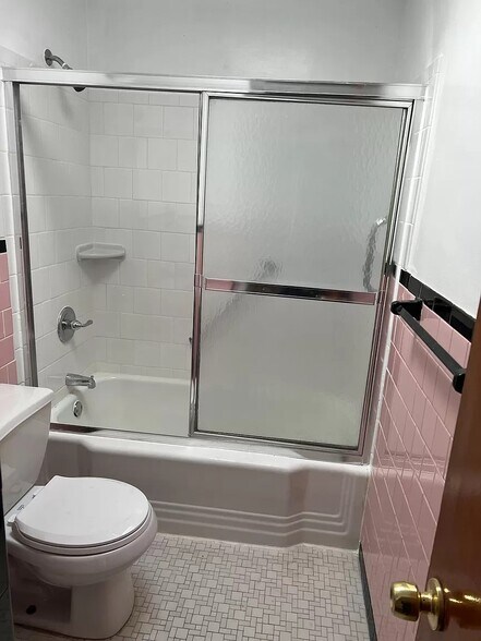 Building Photo - 708 Umbra St