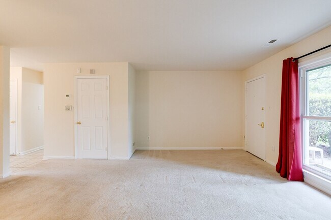 Building Photo - Crofton Condo For Rent