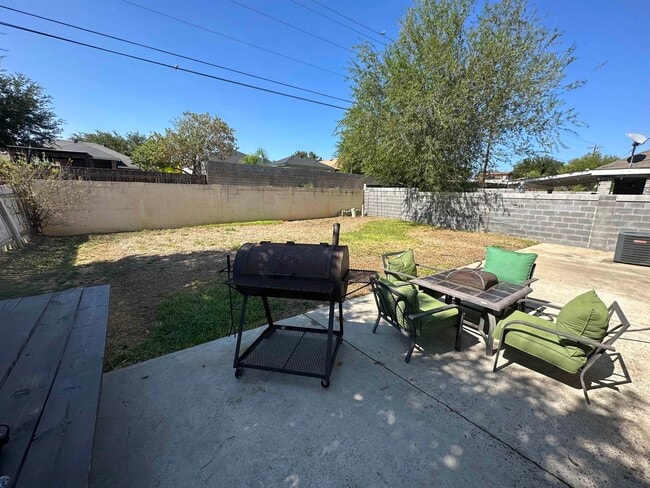 Building Photo - 1902 Denmark Ln