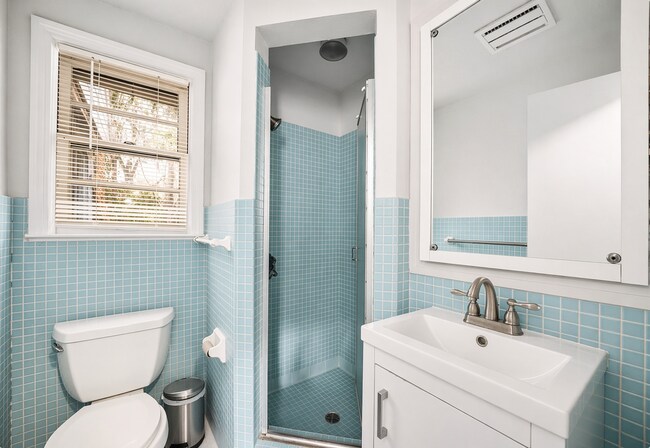 Building Photo - 949 SW 13th St