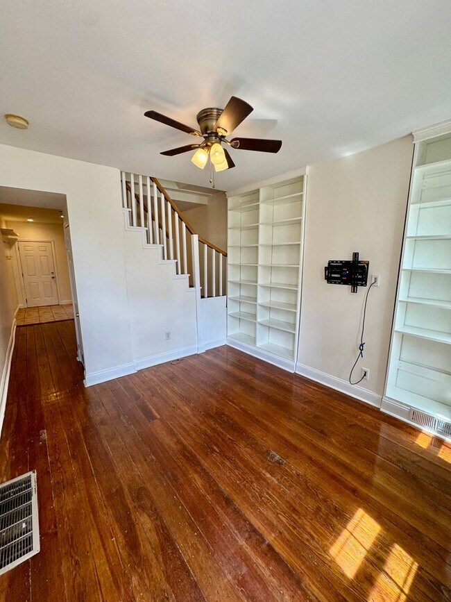 Primary Photo - Charming 2-Bedroom Home in Fishtown/Olde R...
