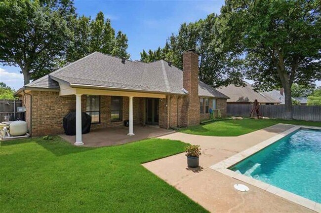 Building Photo - Beautiful 4 Bedroom Home with Pool – Available Now!