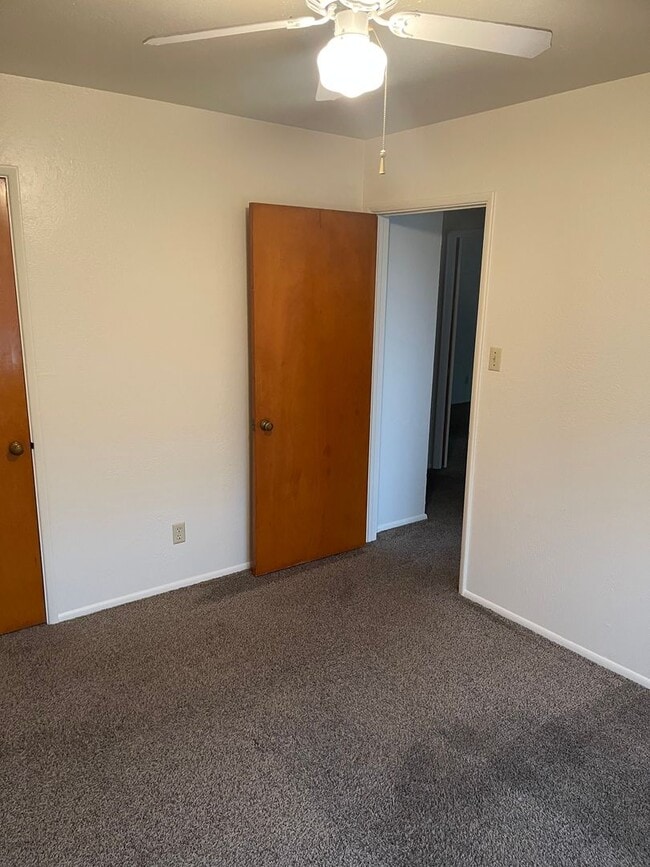 Building Photo - Charming 2-Bedroom Home