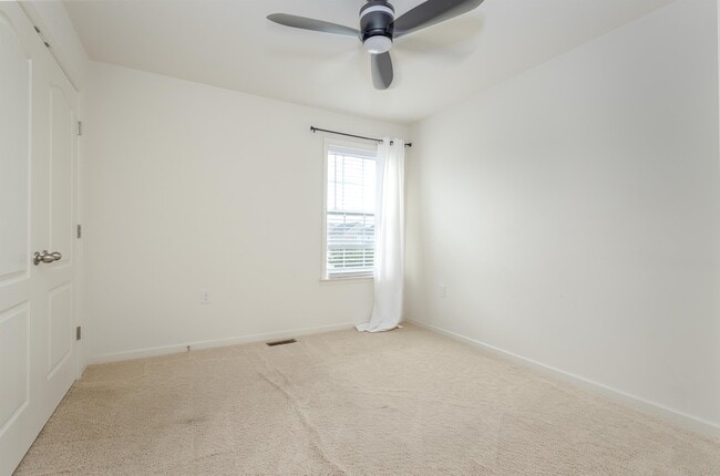 Building Photo - 122 Blakely Rd