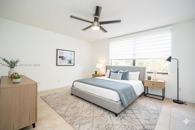 Building Photo - 3753 Estepona Ave