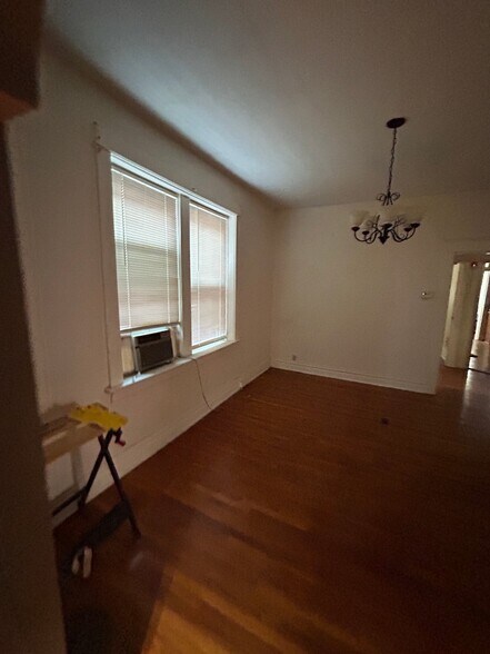 Building Photo - 4890 Margaretta Ave