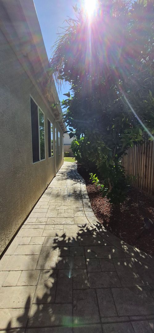 Building Photo - 1085 Crystal Springs Dr