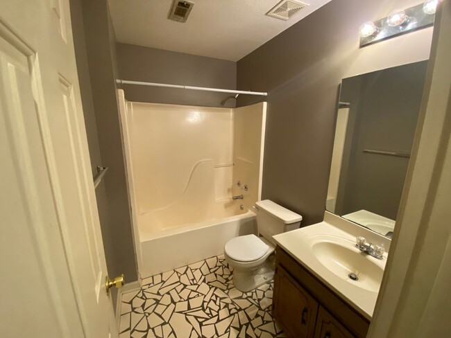 Building Photo - 3BR/2BA For Rent