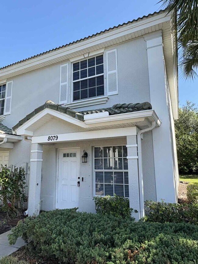 Building Photo - **Coming Soon** 2/2.5 Townhomes for Rent in Fort Myers