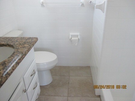 Building Photo - Gorgeous 3 Bedroom Beachside Home!