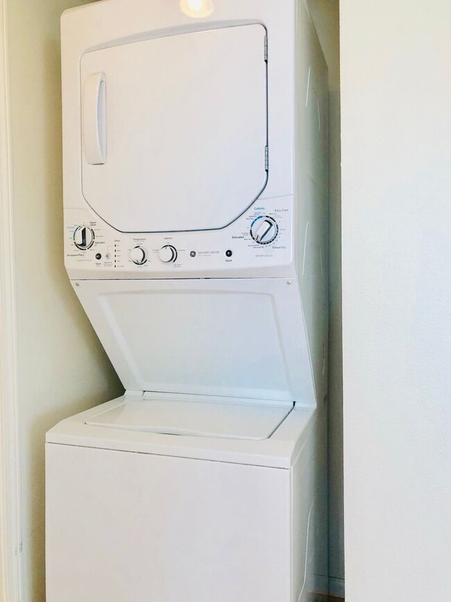 Building Photo - Beautiful 2 bedroom 2 bath Home!!!!