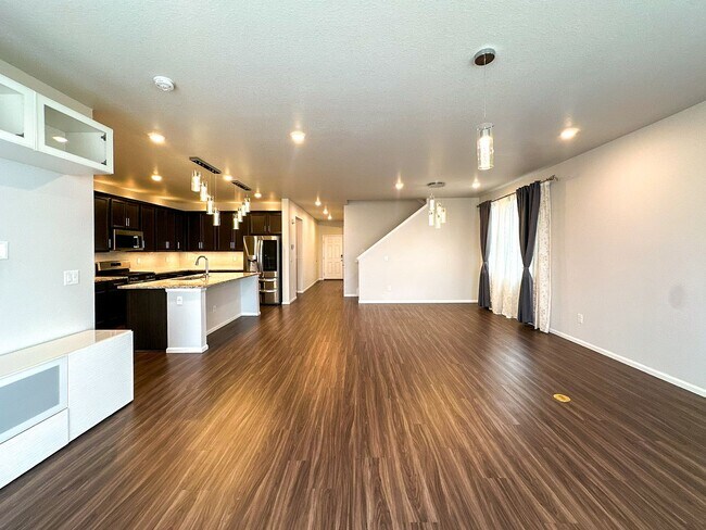Building Photo - 17286 Bluetrail Ave