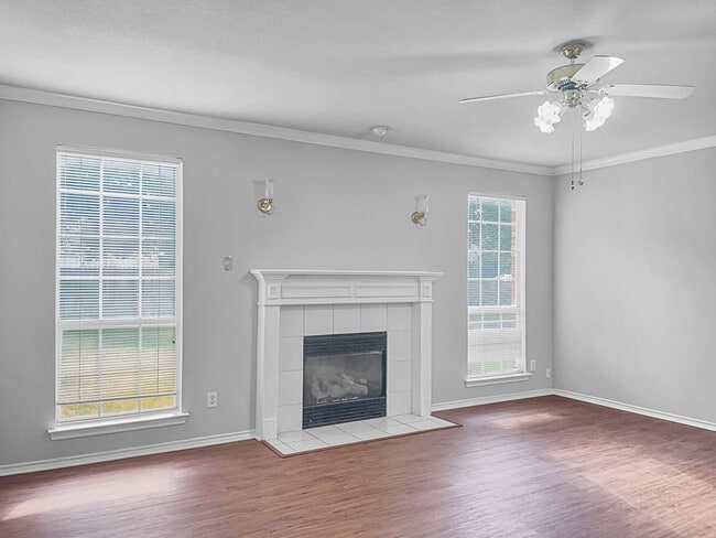 Building Photo - Beautiful 2 Story Home with Greenbelt Views!