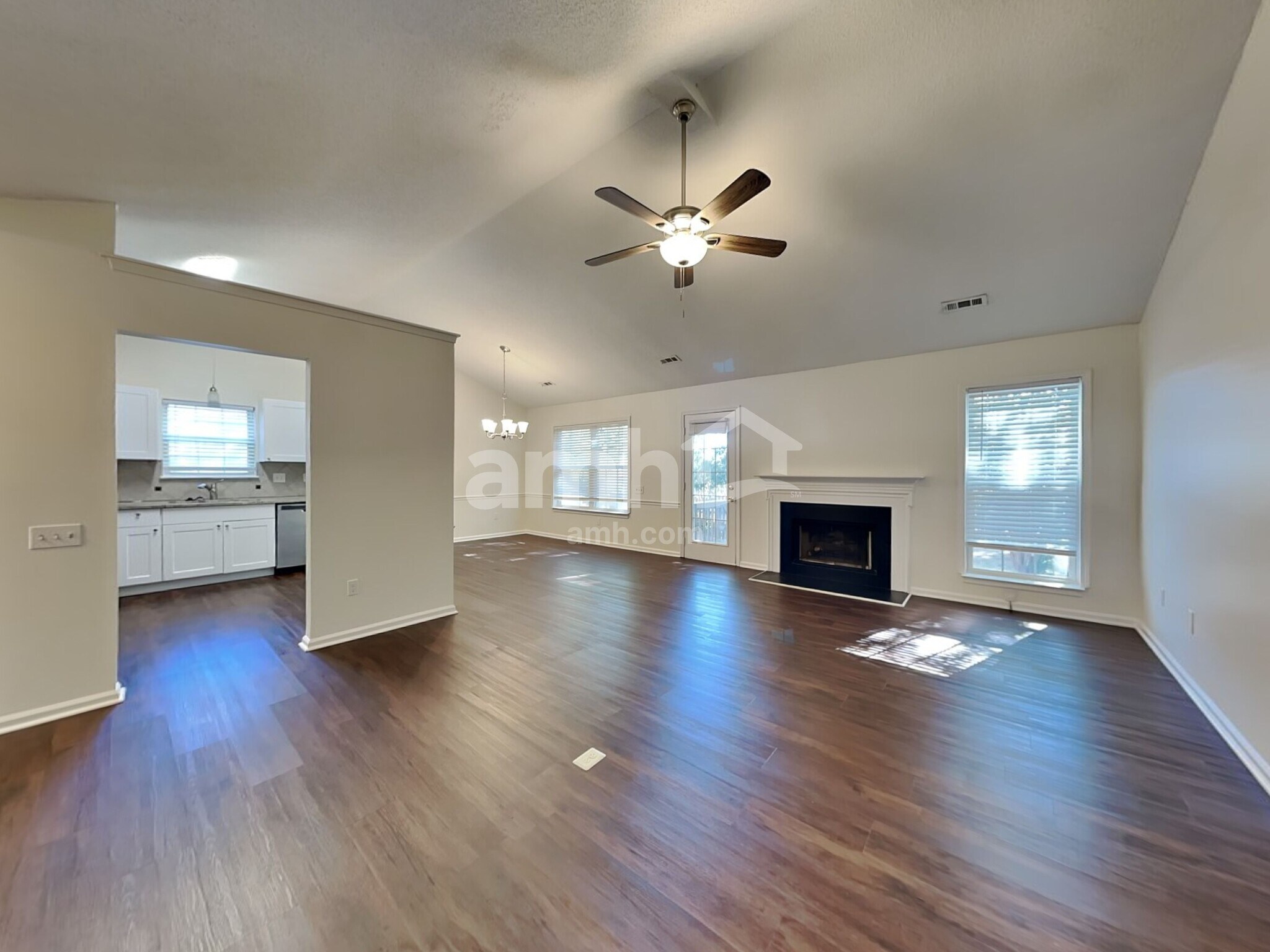 Building Photo - 7 Hazeltine Ct