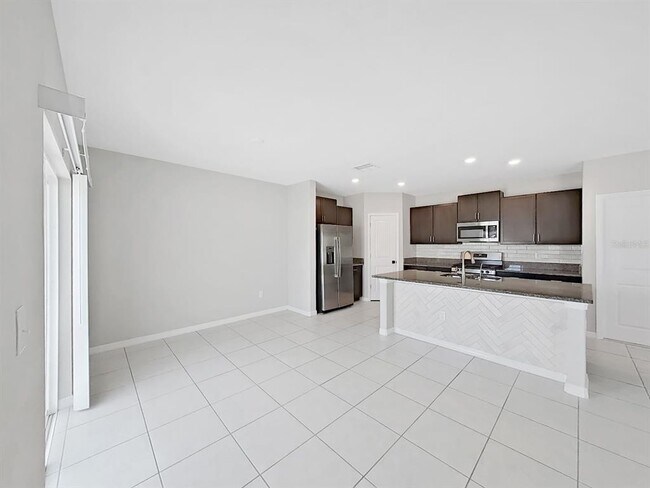 Building Photo - 10330 Blue Plume Ct