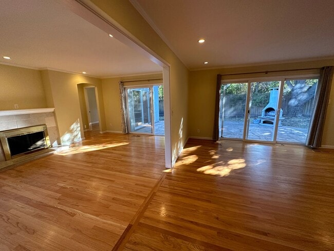 Building Photo - LOS GATOS - Beautifully upgraded property in desirable Los Gatos location, Los Gatos Schools