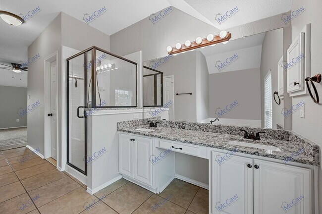 Building Photo - 608 Vasey Oak Dr
