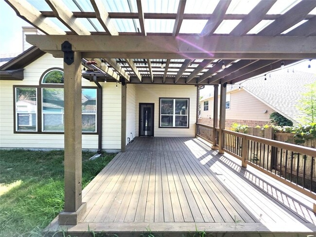 Building Photo - 1015 Walsh Hill Trail
