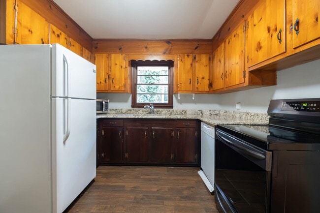 Building Photo - Charming Eastside Home Near UGA Vet School