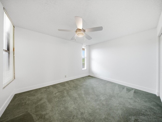 Building Photo - 6539 Coral Lake Dr