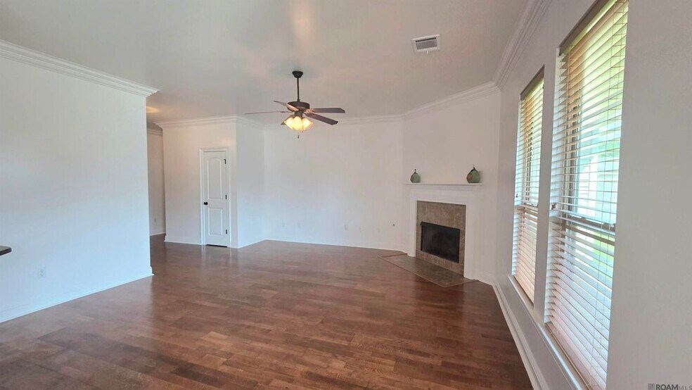 Building Photo - 10028 Savannah Jane Ln