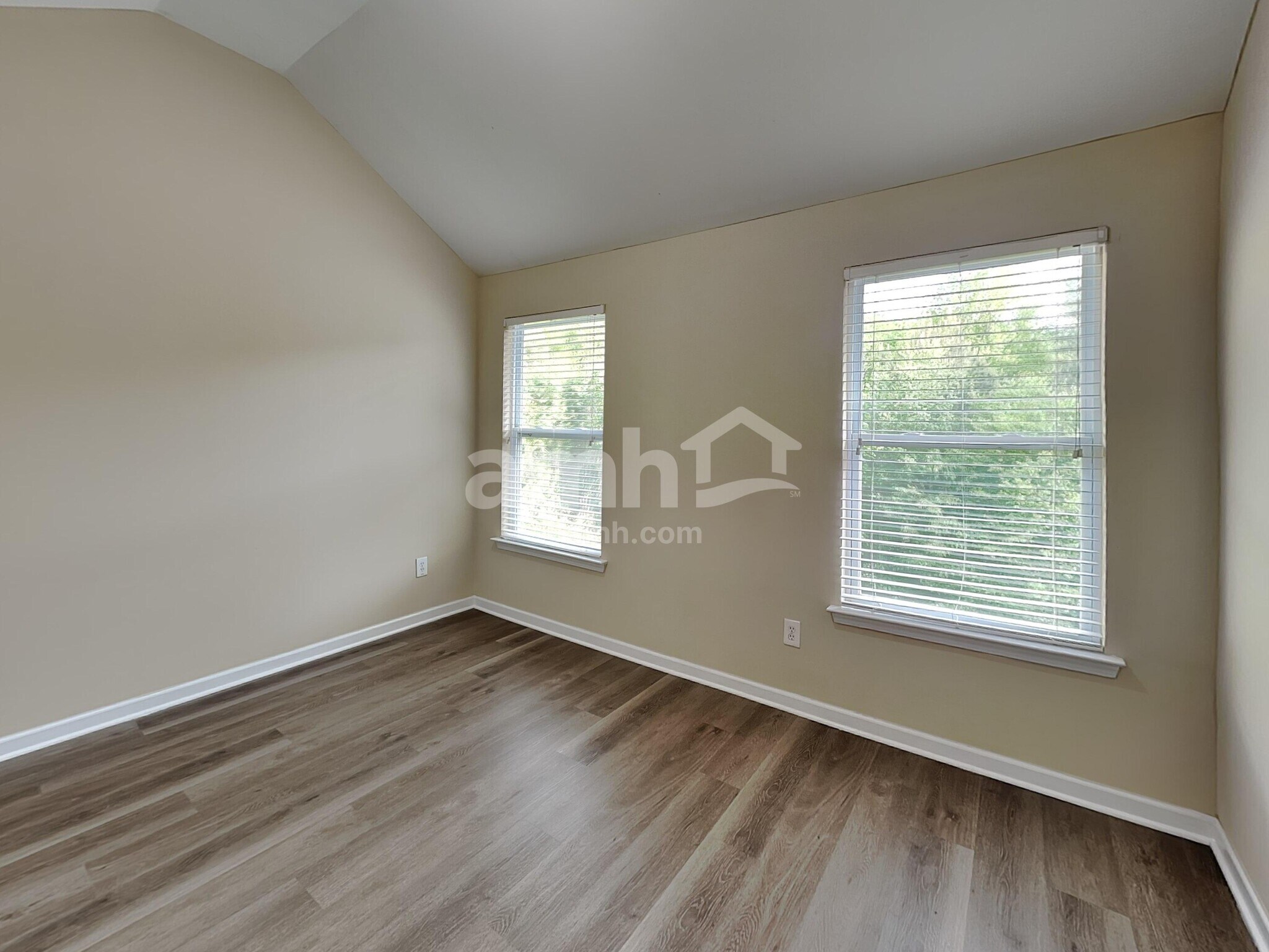Building Photo - 1380 Grey Rock Way