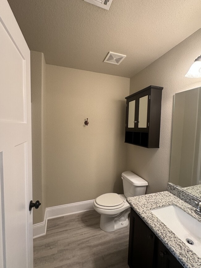 Building Photo - 321 Pine St